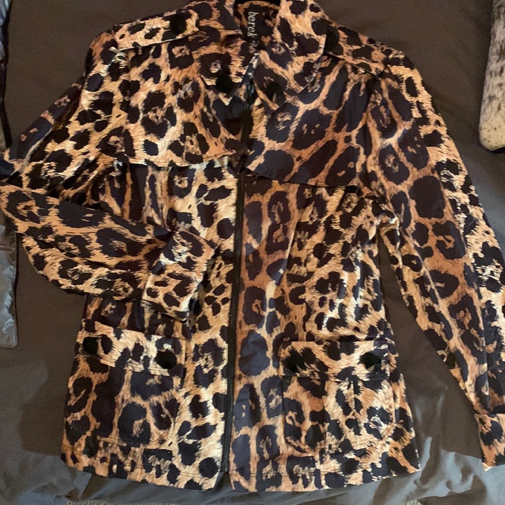 Berek cotton/spandex animal print jacket never worn!